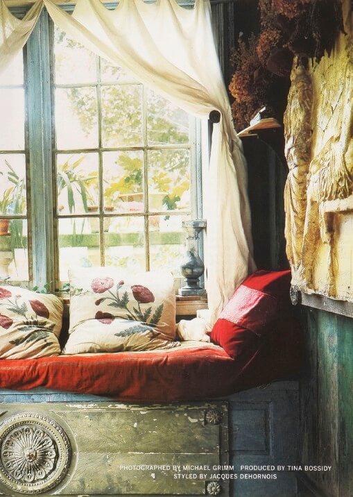 beautiful window hang