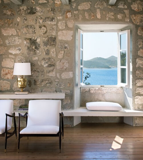 Sweet ‘n simple window seat. Photo: stevenharrisarchitects.com