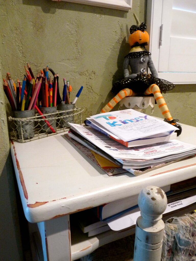 Kids' study nook