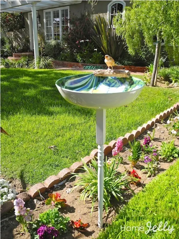 How to Make A Cute Serving Bowl Birdbath For $5 : HomeJelly