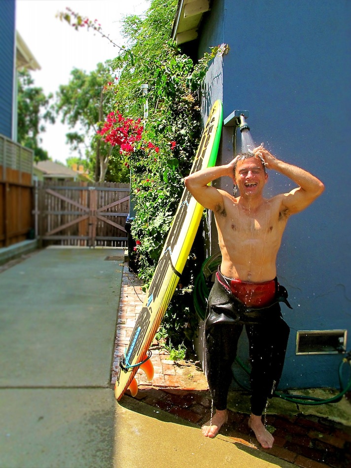 how to to outside how to make an outdoor shower using a simple garden hose homejelly how to to outside how to make an outdoor shower using a simple garden hose homejelly
