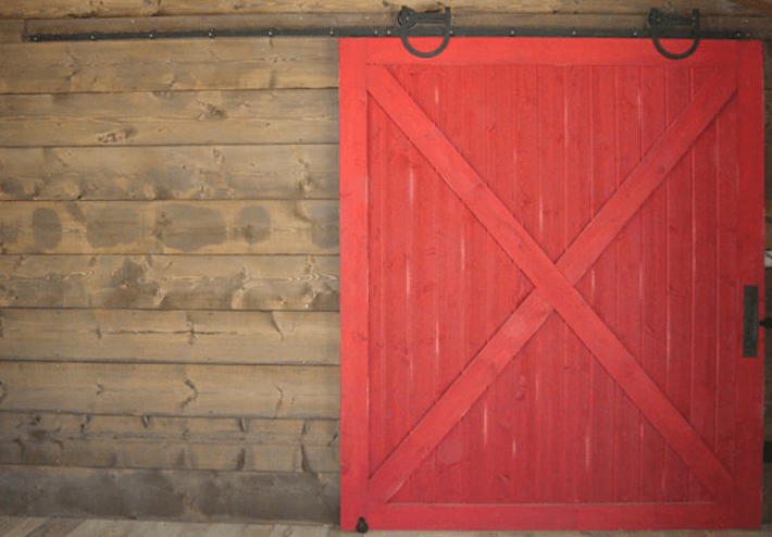 Horse shoe red door