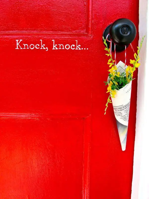 Door Decor Message Tells Knock, Knock Joke HomeJelly