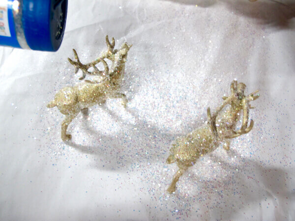 sprinkle-gobs-of-glorious-glitter-onto-your-reindeer