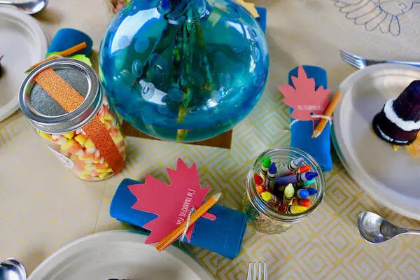 Everyone can say 'thank you' with these festive leaf napkin holders and can be hung on the centerpiece for everyone to see