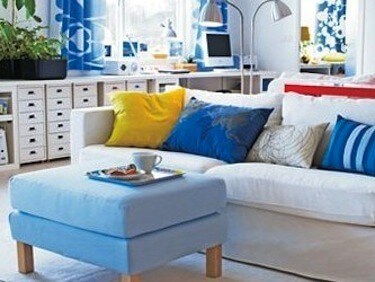 https://www.homejelly.com/wp-content/uploads/2010/05/45-Ikea-Living-Room-Design-Lg-gt_full_width_landscape-e1341898391220.jpg