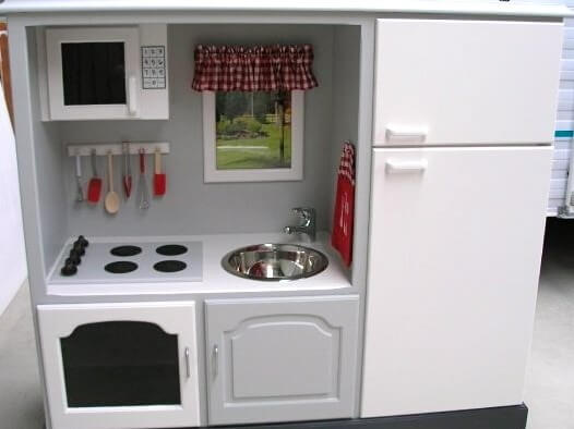 https://www.homejelly.com/wp-content/uploads/2010/07/kid-kitchen-e1341884026486.jpg