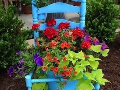 https://www.homejelly.com/wp-content/uploads/2011/04/flowerChair-e1341869139828.jpg