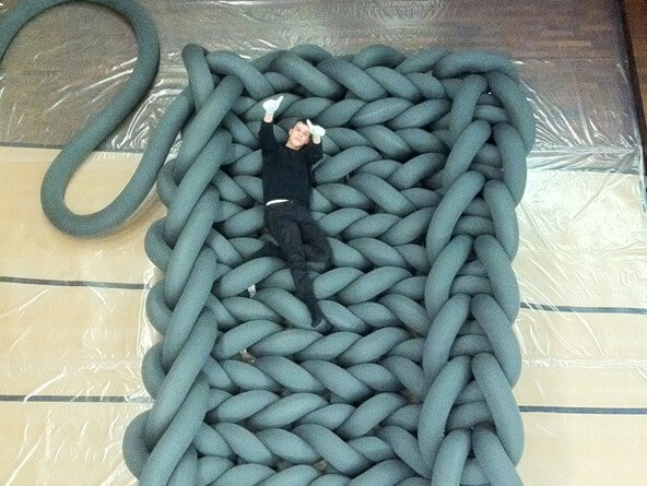 https://www.homejelly.com/wp-content/uploads/2011/04/giant-knitted-loung-couch-e1341869044509.jpg