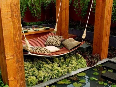 https://www.homejelly.com/wp-content/uploads/2011/05/1four-poster-hammock-e1341864265944.jpg