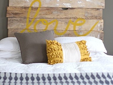 https://www.homejelly.com/wp-content/uploads/2011/06/love-headboard1-e1341858454986.jpg