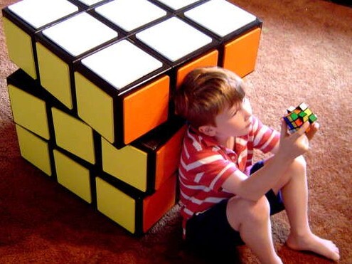 https://www.homejelly.com/wp-content/uploads/2011/10/Rubiks-cube-chest-of-drawers1-e1341811555189.jpg