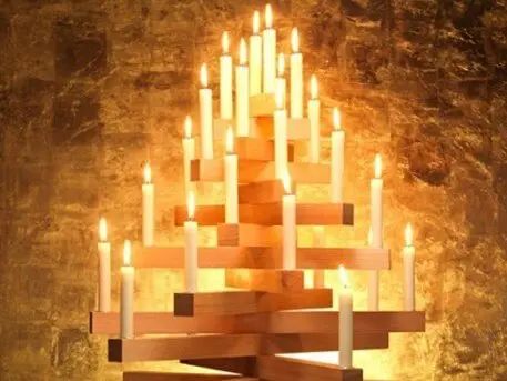 https://www.homejelly.com/wp-content/uploads/2011/12/plywood-and-candle-tree-e1341807183900.jpg