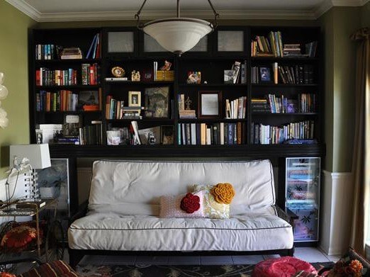 https://www.homejelly.com/wp-content/uploads/2012/06/dining-room-turned-library-guest-room-e1341791238912.jpg