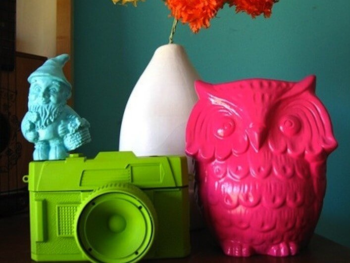 https://www.homejelly.com/wp-content/uploads/2012/07/painted-plastic-accessories-e1341614421304.jpg