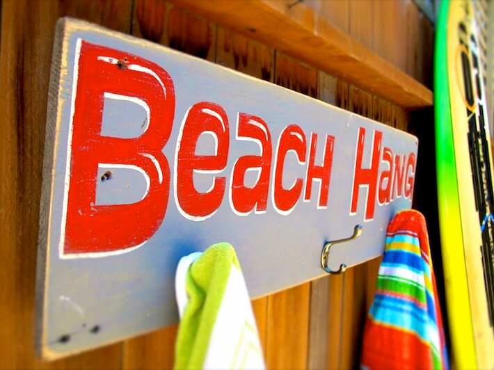 https://www.homejelly.com/wp-content/uploads/2012/08/beach-sign-close-up.jpeg