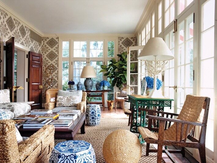 https://www.homejelly.com/wp-content/uploads/2012/09/tory+burch+vogue+sun+room+solarium+woven+chairs+blue+white+chinese+garden+stools+quadrille+linens-e1347318341308.jpg