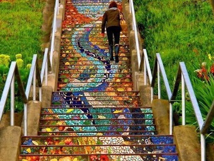 https://www.homejelly.com/wp-content/uploads/2012/10/Walking-up-the-San-Francisco-tiled-steps-e1349397015652.jpg