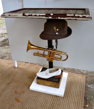 Repurposed Musical Instruments Make Beautiful Decor Music - HomeJelly