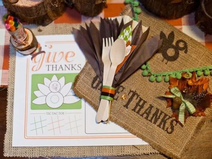 https://www.homejelly.com/wp-content/uploads/2012/11/monmell-designs-thanksgiving-custom-pillows-07-e1353024395650.jpg