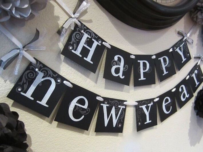 https://www.homejelly.com/wp-content/uploads/2012/12/Happy-New-Year-banner-garland1-e1356733569129.jpg