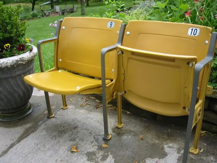 https://www.homejelly.com/wp-content/uploads/2013/02/dodger-stadium-gold-stadium-seats.jpg