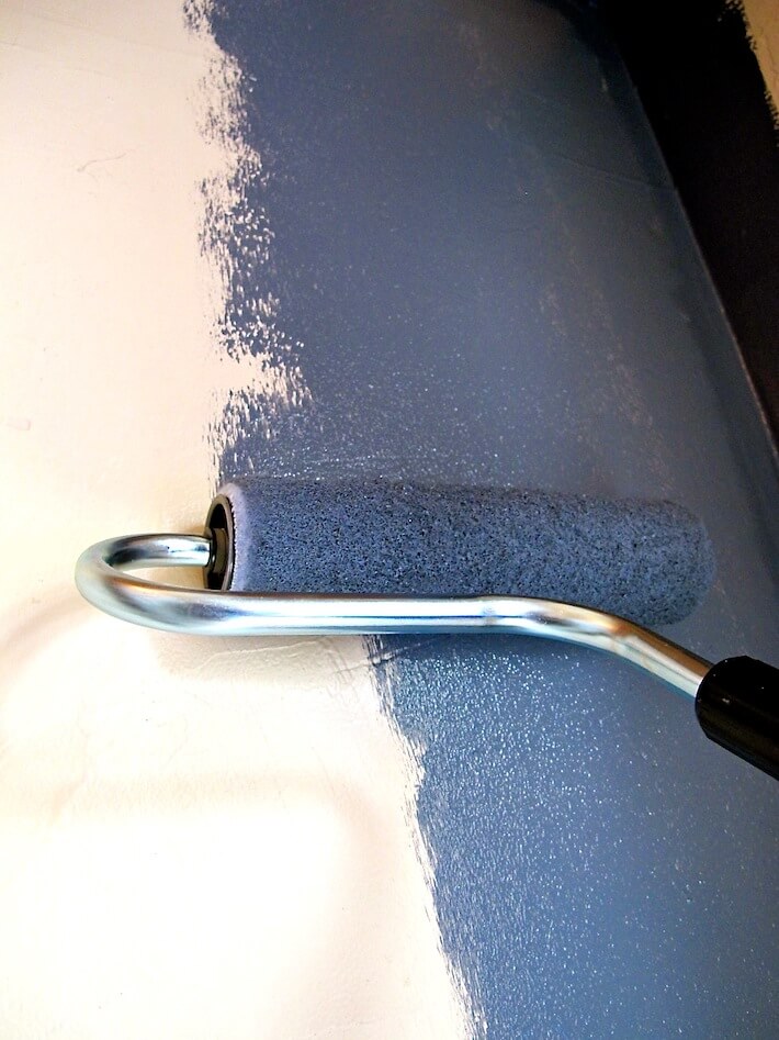 Paint Walls with No Dipping or Dripping HomeJelly