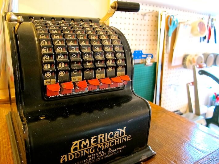 https://www.homejelly.com/wp-content/uploads/2013/06/Vintage-adding-machine.jpg