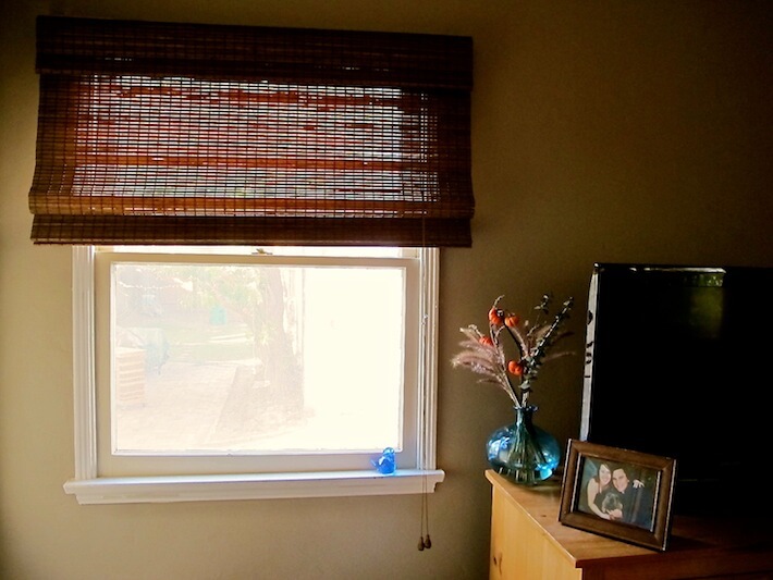 https://www.homejelly.com/wp-content/uploads/2013/10/Roman-blinds-are-simple-and-sweet.jpg