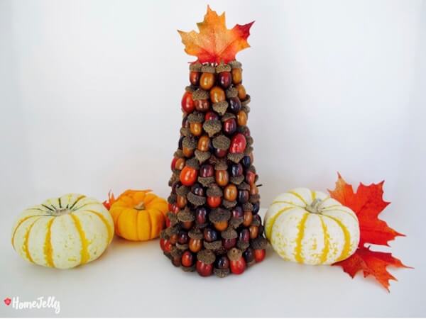 https://www.homejelly.com/wp-content/uploads/2015/10/Autumn-acorn-tree-centerpiece-for-all-season-long1.jpg