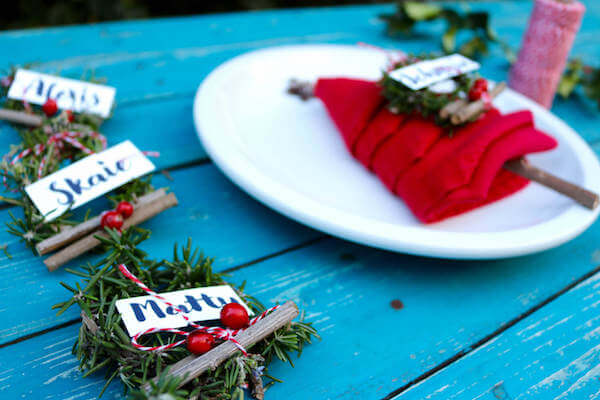 mini-wreaths-dress-a-table-nicely