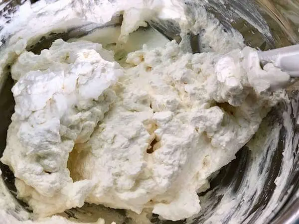https://www.homejelly.com/wp-content/uploads/2018/05/Gently-fold-in-cream-cheese.jpg